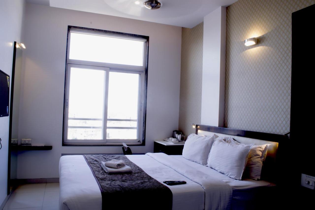 Hotel Sri Sri Executive, Kolhápur Exteriér fotografie