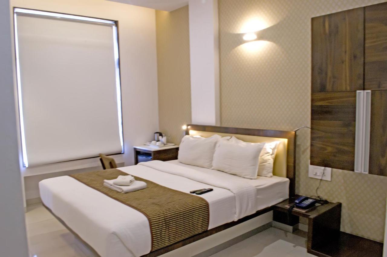 Hotel Sri Sri Executive, Kolhápur Exteriér fotografie