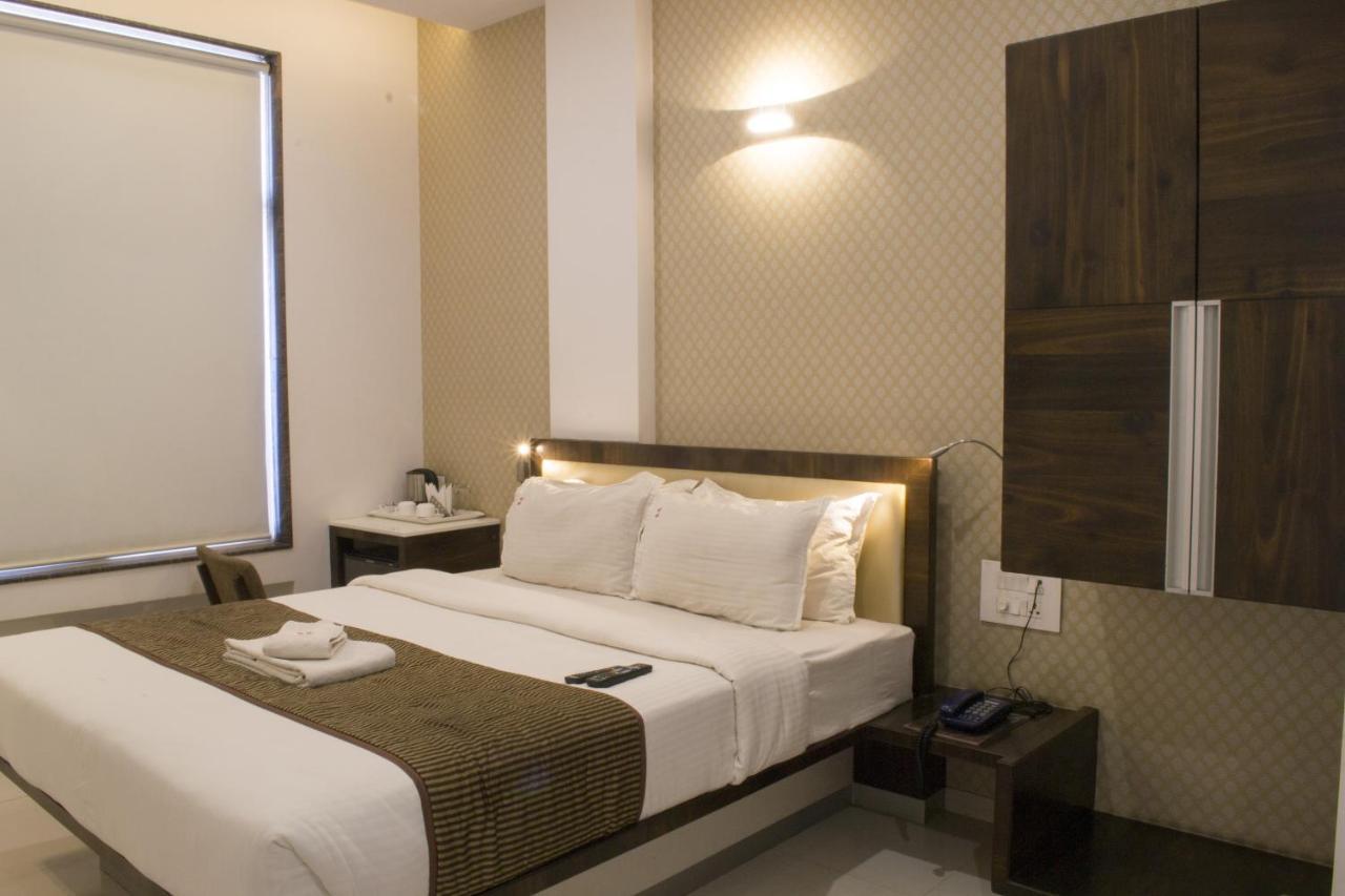 Hotel Sri Sri Executive, Kolhápur Exteriér fotografie