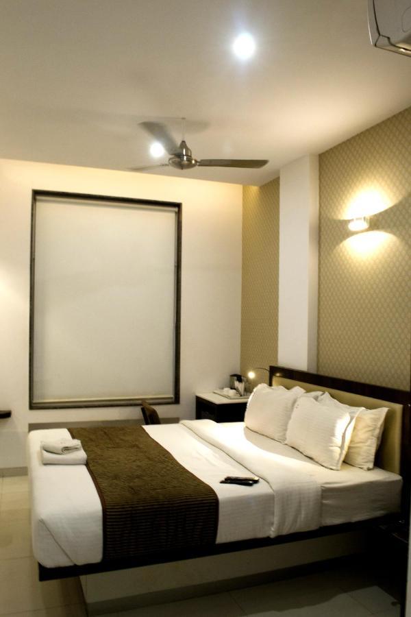 Hotel Sri Sri Executive, Kolhápur Exteriér fotografie