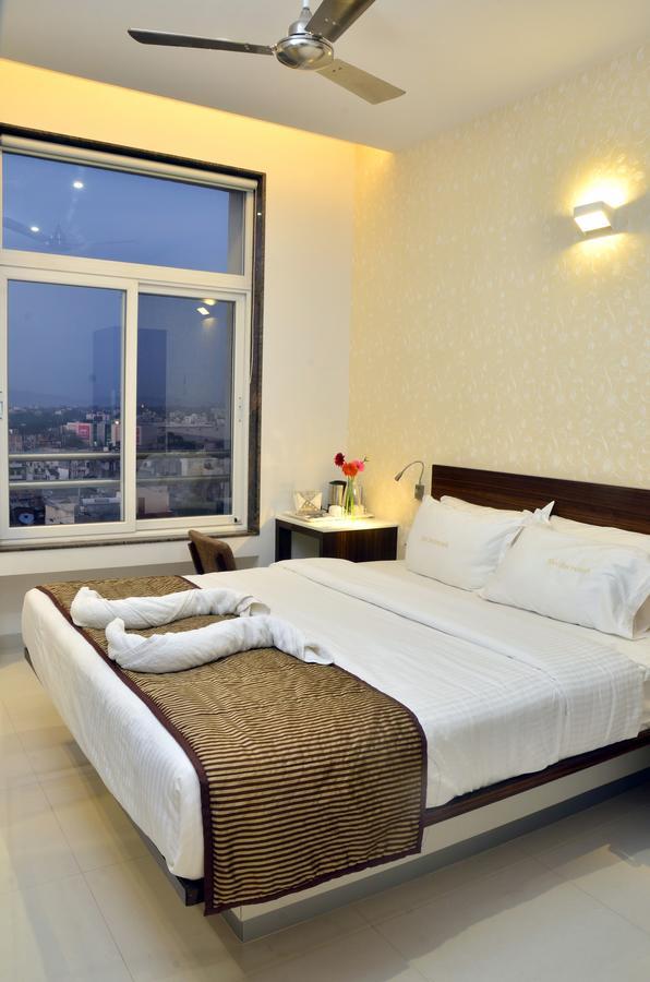 Hotel Sri Sri Executive, Kolhápur Exteriér fotografie